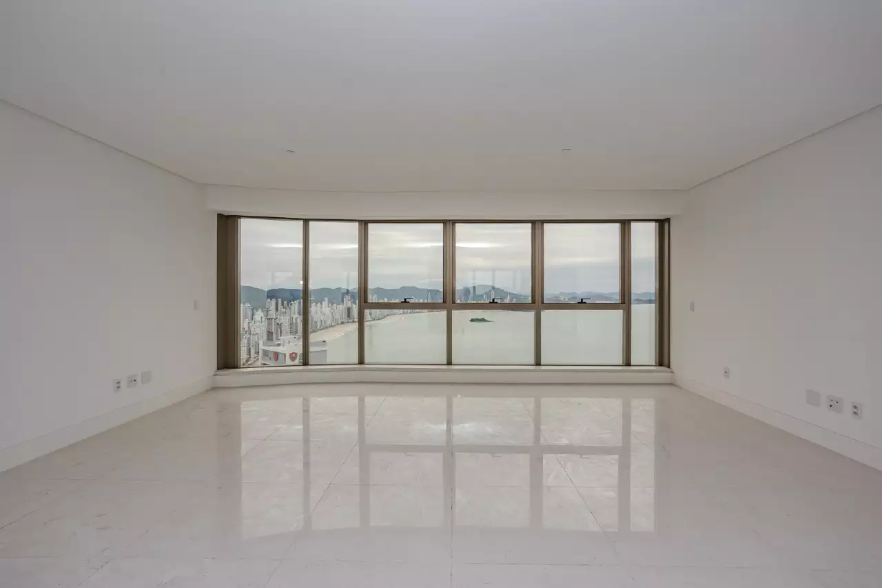 Apartamento à venda no Yachthouse by Pininfarina, Balneário Camboriú